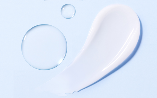 How can dehydrated oily skin be hydrated without causing breakouts?