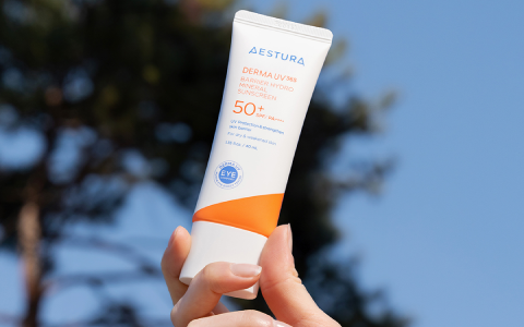 Which Sunscreen Is Best for Sensitive Skin? Texture, Mineral vs. Chemical, and Reapplication Explained